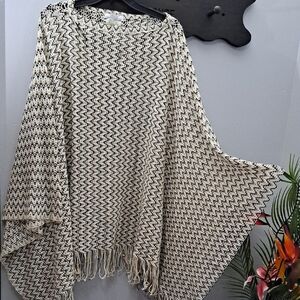 Currency Made In Italy Elegant Cream and Black Women's Sweater One Size Poncho